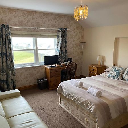 The Duke Of Edinburgh Inn Newgale Kültér fotó